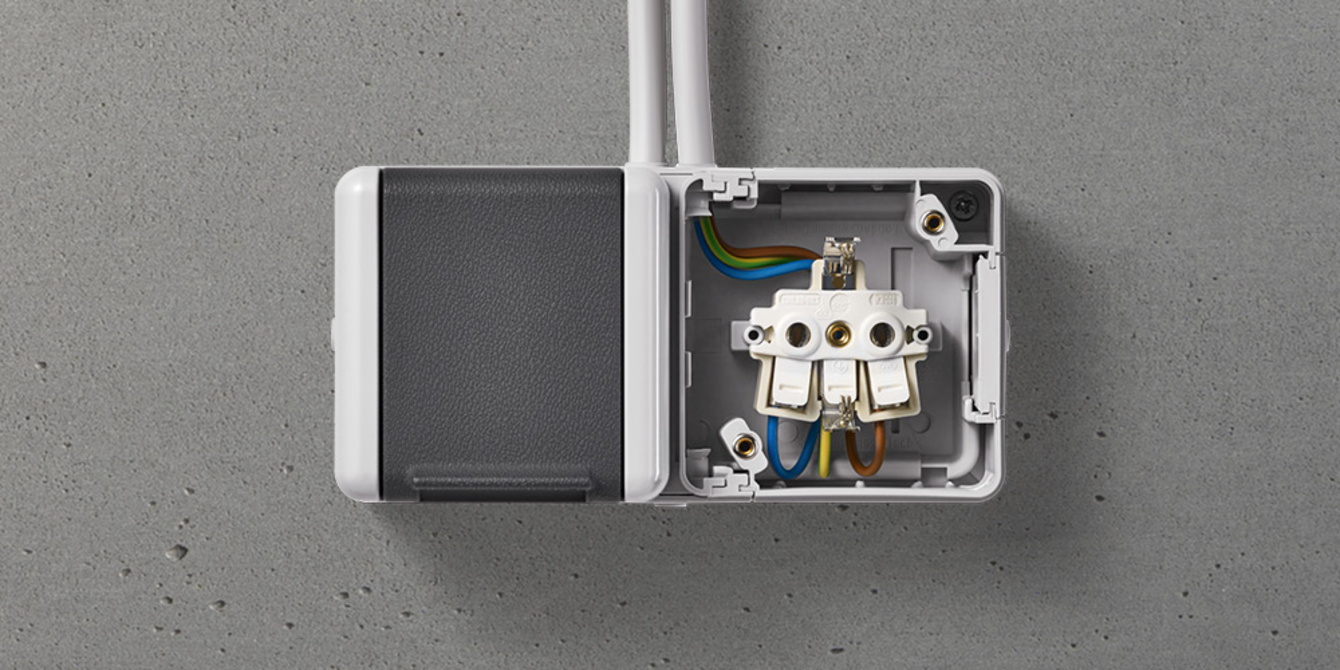 Doppelsteckdose mit Trennsteg bei Bianga Elektroinstallation in Falkenstein